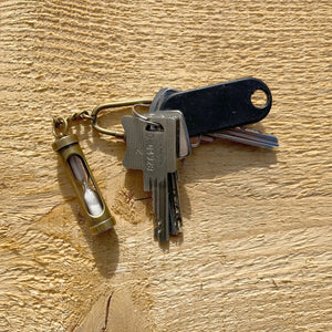 Sanduhr Schlüsselanhänger aus Messing