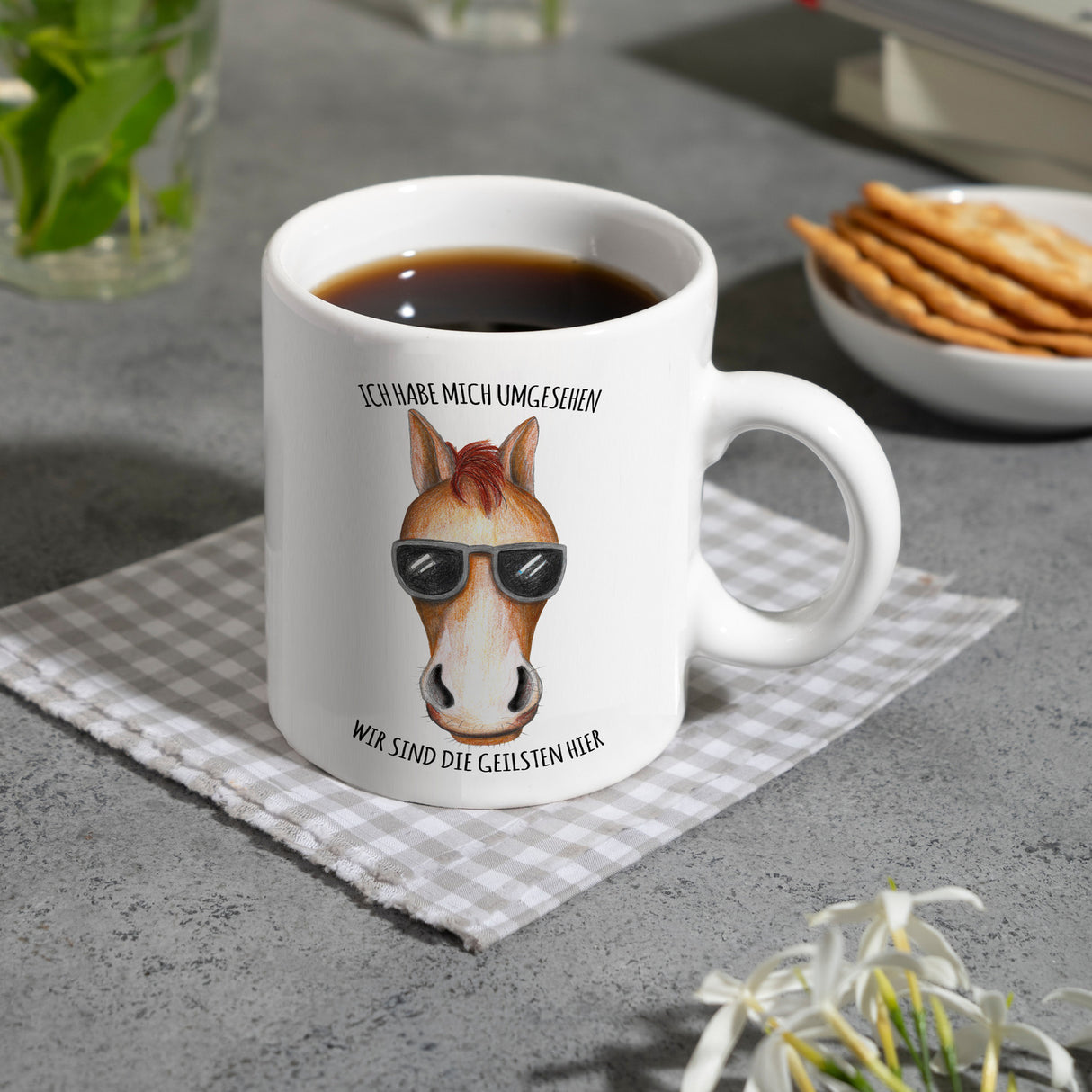 Ich habe mich umgesehen, wir sind die Geilsten hier Kaffeebecher mit Pferd