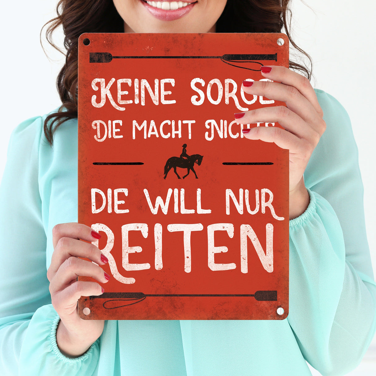 Metallschild mit Reiter Motiv und Spruch: Keine Sorge, die macht nichts. ...