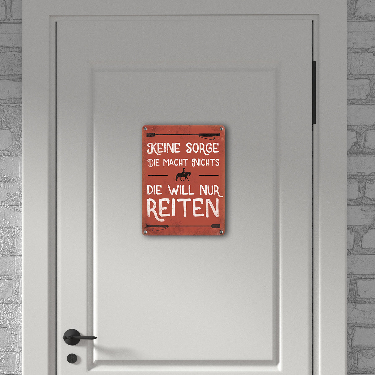 Metallschild mit Reiter Motiv und Spruch: Keine Sorge, die macht nichts. ...