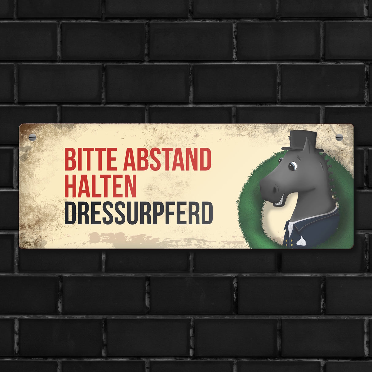 Metallschild mit schwarzem Dressurpferd Motiv und Spruch: Bitte Abstand halten