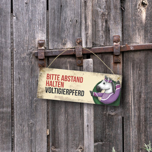 Metallschild mit weißem Voltigierpferd Motiv und Spruch: Bitte Abstand halten