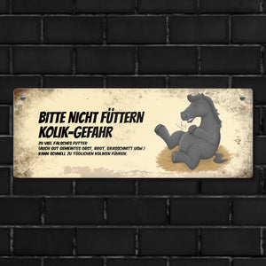 Metallschild mit schwarzem Pferd Motiv und Spruch: Bitte nicht füttern - Kolik-Gefahr