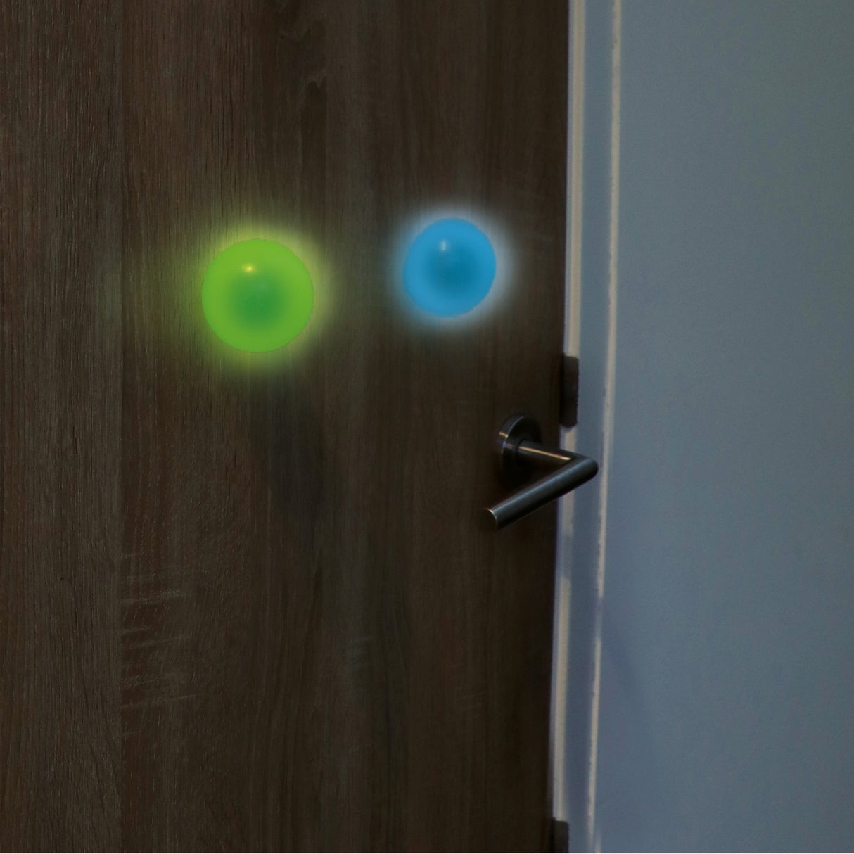 Leuchtende Glow in the Dark Wurfbälle im 12er Set