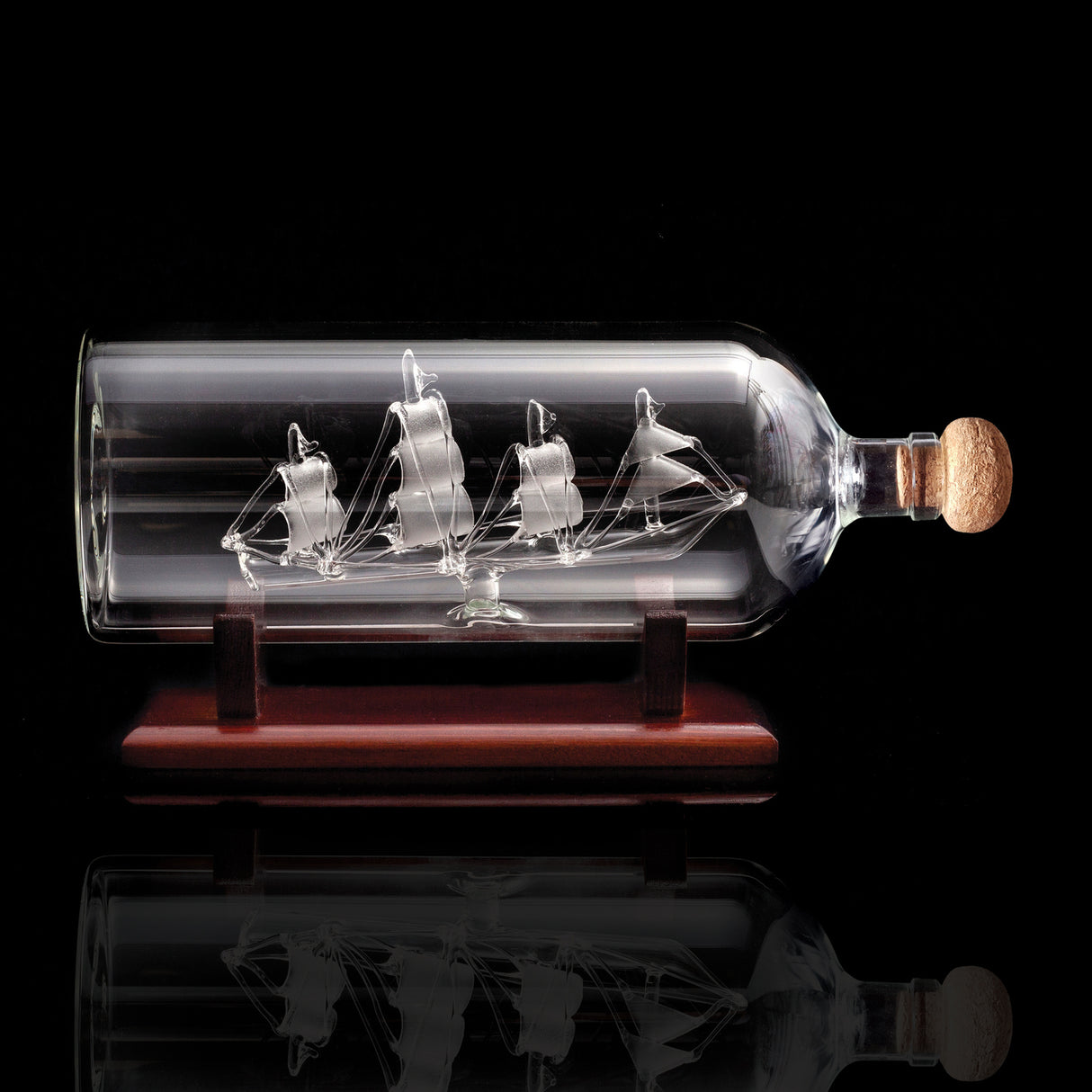 Schiff in der Flasche Buddelschiff Dekanter mit Ständer aus Holz