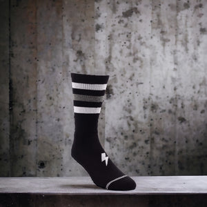Socken AC/DC High Voltage Fanartikel Strümpfe in schwarz in 43-47 im Paar