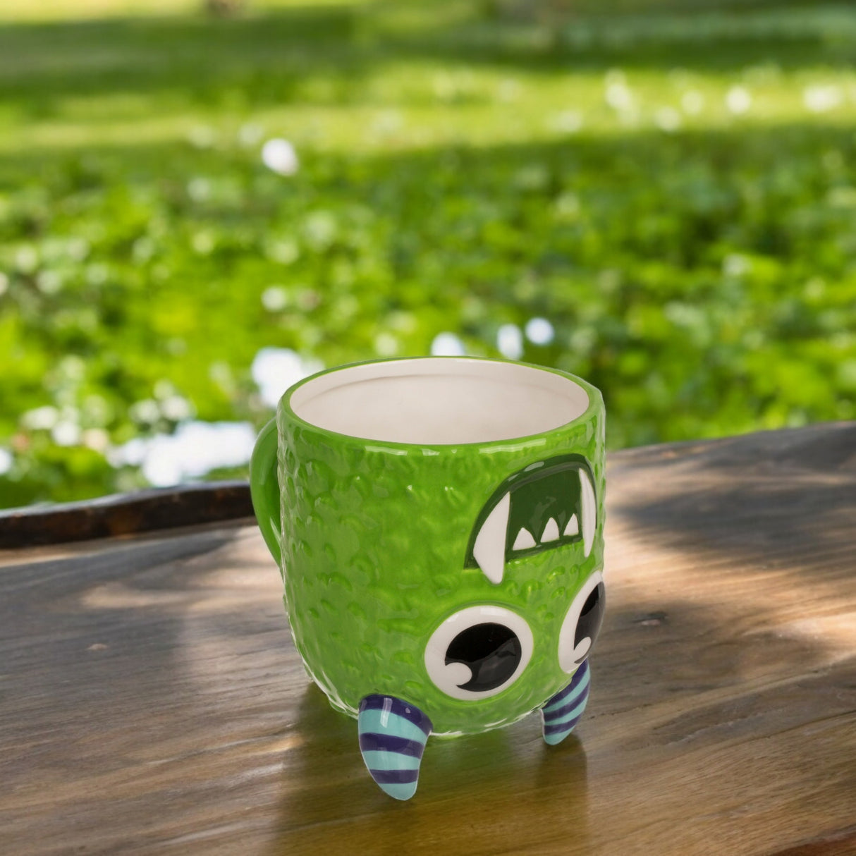 Grünes Monster kopfüber Kaffeebecher Kindertasse aus Keramik