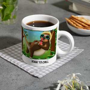 Kaffeebecher mit Faultier in Hängematte Motiv und Spruch: Born to chill