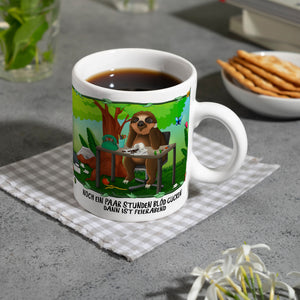 Kaffeebecher mit Faultier im Büro Dschungelmotiv und Spruch: Nur noch ein paar Stunden blöd ...