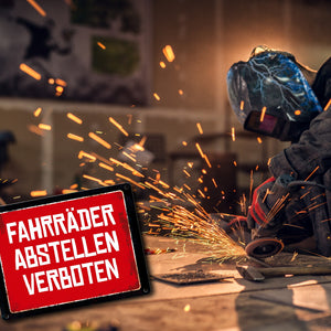 Fahrräder abstellen verboten Warn- und Hinweisschild im Used-Look