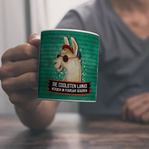 Kaffeebecher mit Spruch: Die coolsten Lamas werden im Februar geboren