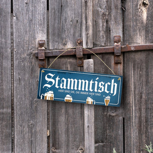 Stammtisch Metallschild mit Straßenschild-Optik und Bier Motiv
