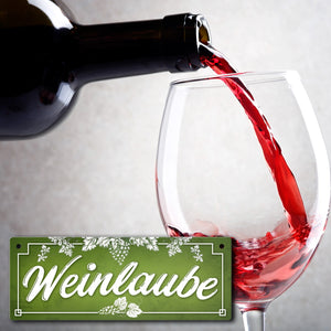 Wein Metallschild mit Weinreben Motiv und Spruch: Weinlaube