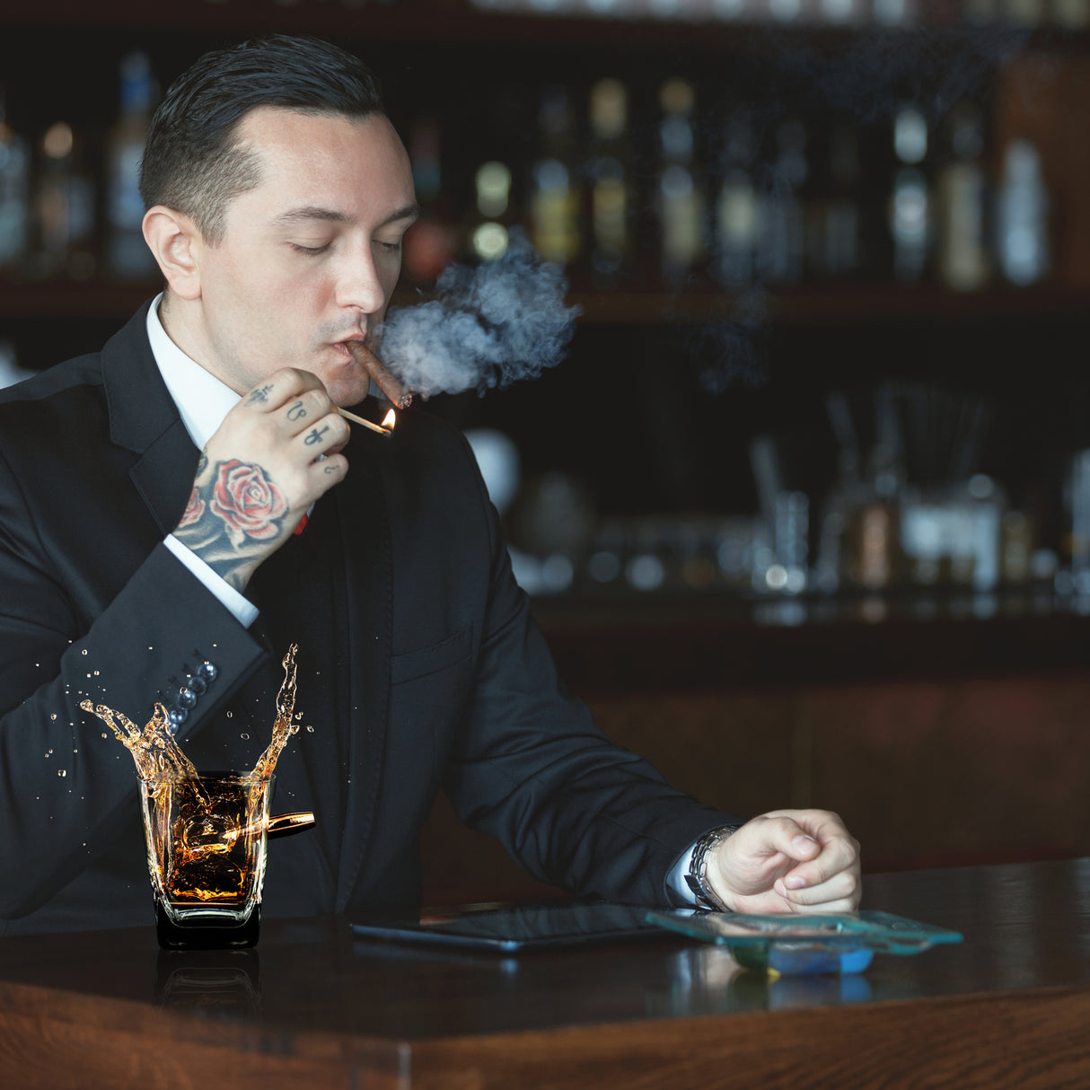 Last Man Standing Whiskeyglas mit Patrone im Glas