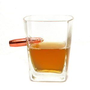 Last Man Standing Whiskeyglas mit Patrone im Glas