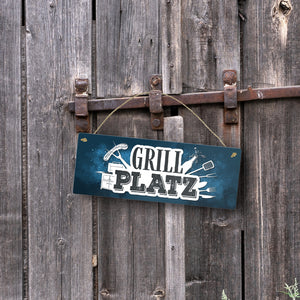 Grillplatz Metallschild Fleisch Wurst grillen Grill Bier Hobby Besteck Grillzange Freunde