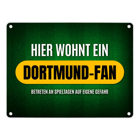 Hier wohnt ein Dortmund-Fan Metallschild mit Rasen Motiv