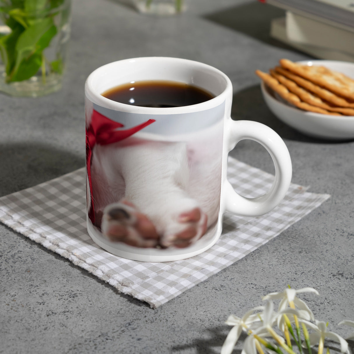 Weihnachtshund Jack mit Nikolausmütze Kaffeebecher