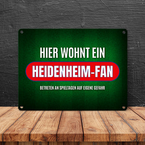 Hier wohnt ein Heidenheim-Fan Metallschild mit Rasen Motiv