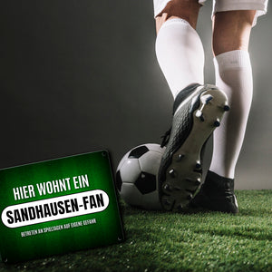 Hier wohnt ein Sandhausen-Fan Metallschild mit Rasen Motiv