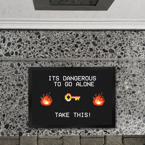 Dangerous to go Alone Fußmatte für alle Retro Zocker mit Pixel-Motiv