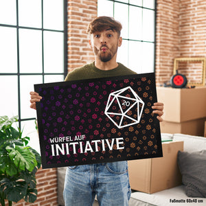 Tabletop Fußmatte mit Würfelmuster und Spruch: Würfel auf Initiative