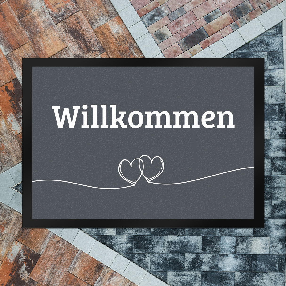Fußmatte Willkommen in dunkelgrau mit Herzen