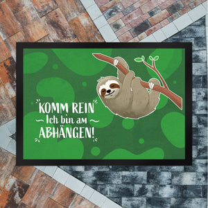 Komm rein ich bin am Abhängen Fußmatte mit süßem Faultier