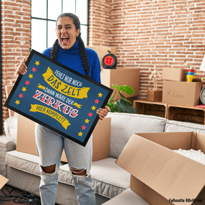 Fehlt nur noch das Zelt, dann wäre der Zirkus hier komplett Fußmatte mit buntem Zirkusdesign