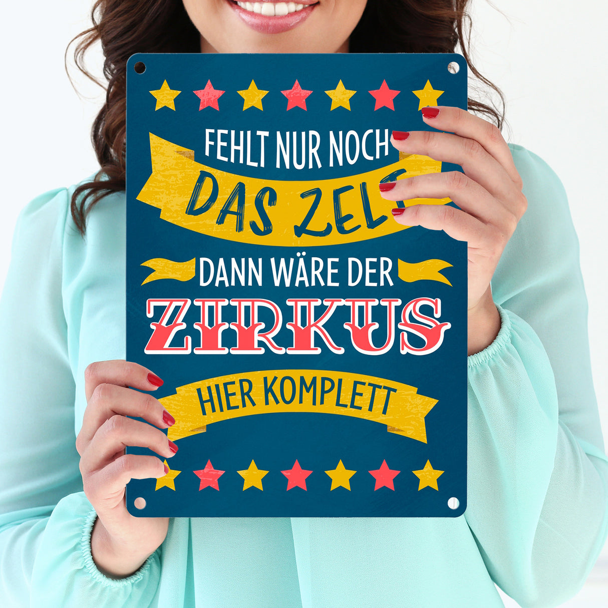 Fehlt nur noch das Zelt, dann wäre der Zirkus hier komplett Metallschild mit buntem Zirkusdesign