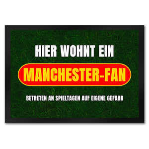 Hier wohnt ein Manchester-Fan Fußmatte in 35x50 cm mit Rasenmotiv