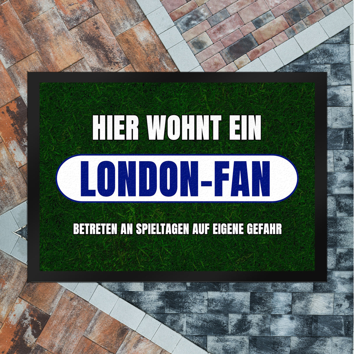 Hier wohnt ein London-Fan Fußmatte in 35x50 cm mit Rasenmotiv