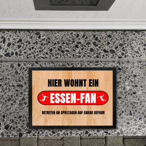 Hier wohnt ein Essen-Fan Fußmatte in 35x50 cm mit Turnhallenboden Motiv