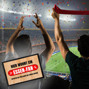 Hier wohnt ein Essen-Fan Fußmatte in 35x50 cm mit Turnhallenboden Motiv