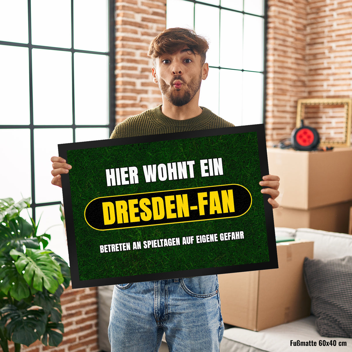 Hier wohnt ein Dresden-Fan Fußmatte in 35x50 cm mit Rasenmotiv
