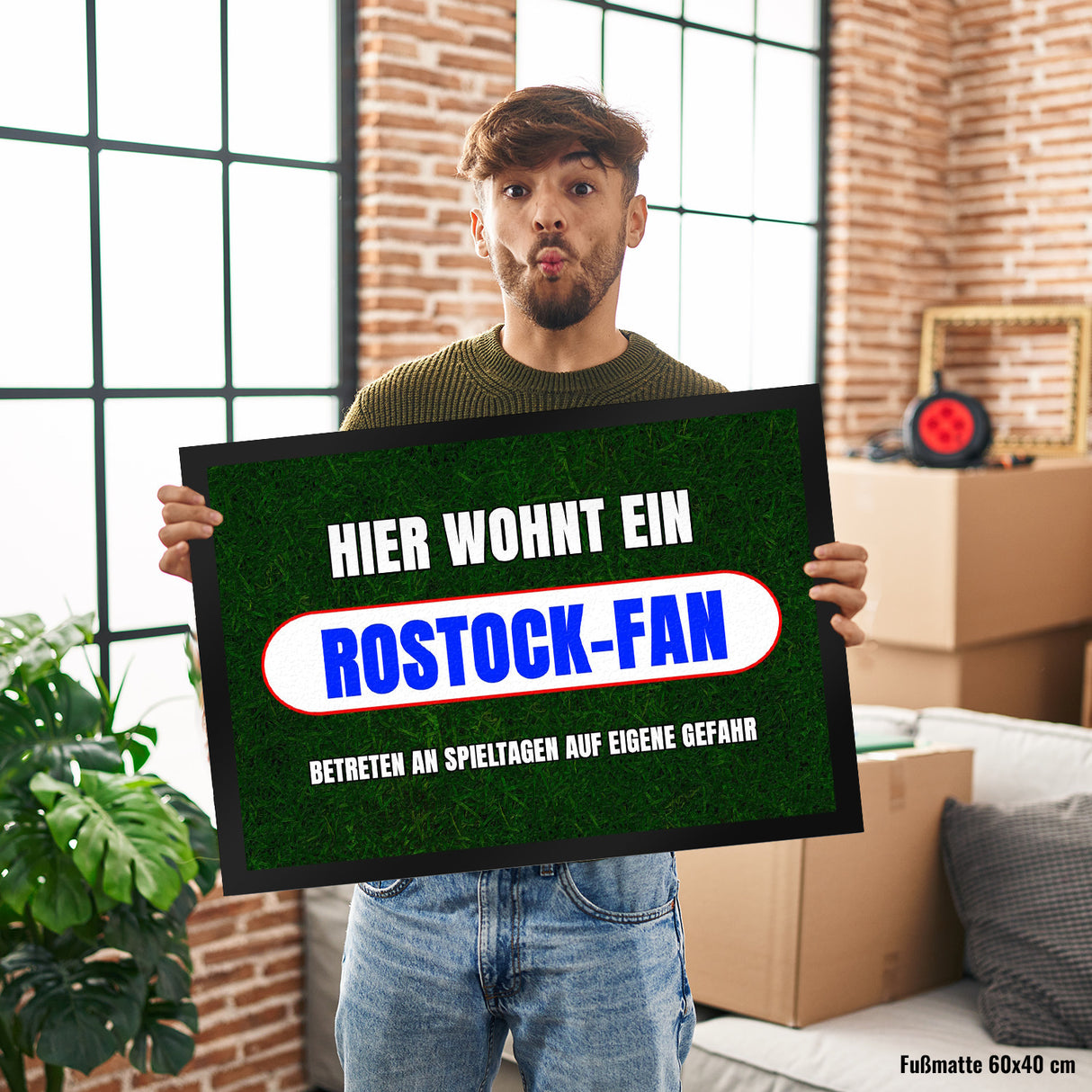 Hier wohnt ein Rostock-Fan Fußmatte in 35x50 cm mit Rasenmotiv