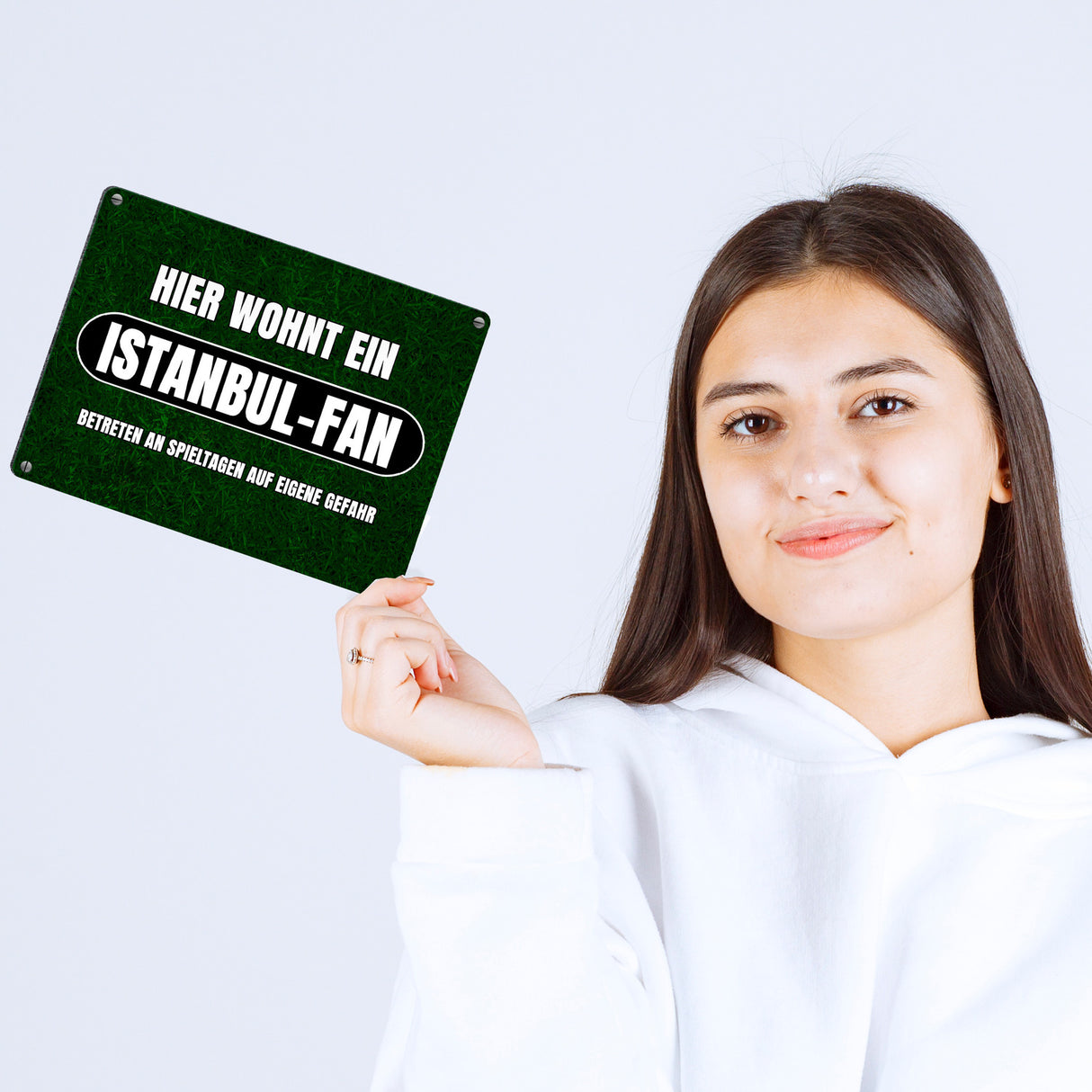 Hier wohnt ein Istanbul-Fan Metallschild in 15x20 cm mit Rasenmotiv