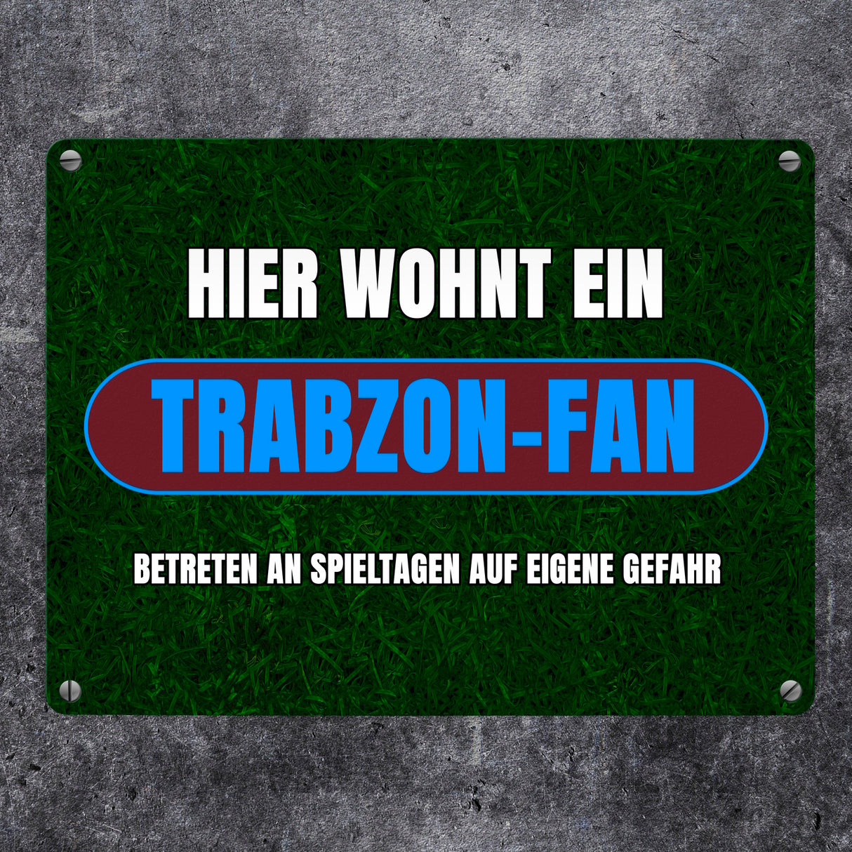 Hier wohnt ein Trabzon-Fan Metallschild in 15x20 cm mit Rasenmotiv