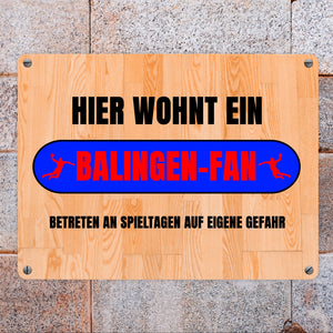 Hier wohnt ein Balingen-Fan Metallschild in 15x20 cm mit Turnhallenboden Motiv