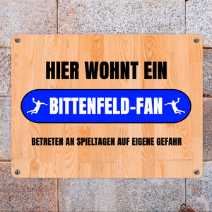 Hier wohnt ein Bittenfeld-Fan Metallschild in 15x20 cm mit Turnhallenboden Motiv