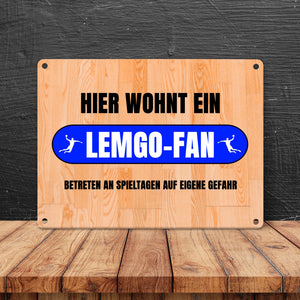 Hier wohnt ein Lemgo-Fan Metallschild in 15x20 cm mit Turnhallenboden Motiv
