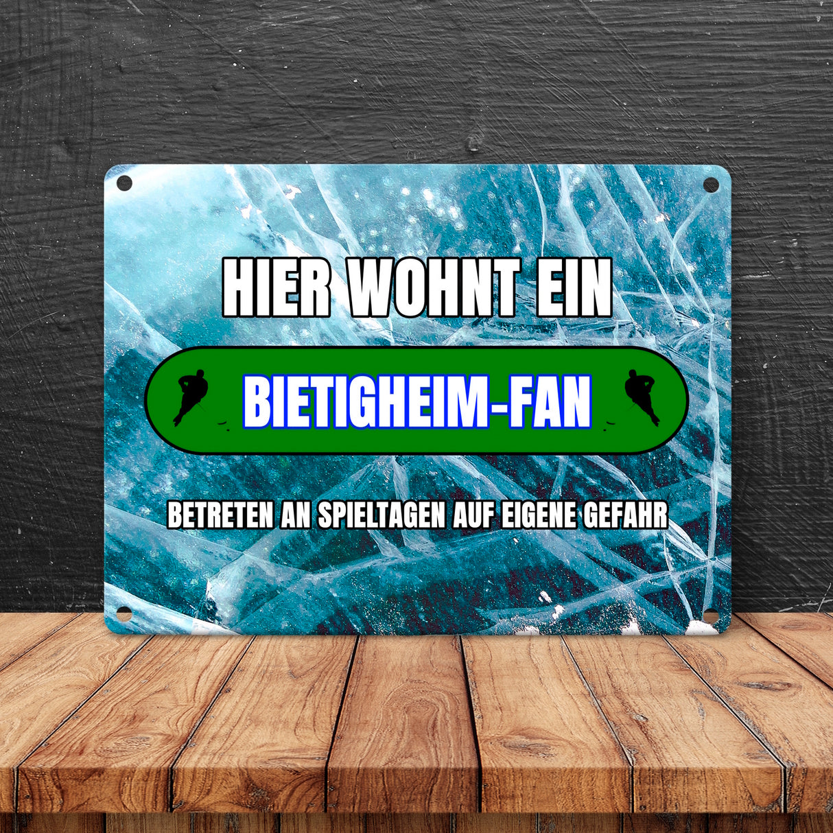 Hier wohnt ein Bietigheim-Fan Metallschild in 15x20 cm mit Eishallen Boden-Motiv