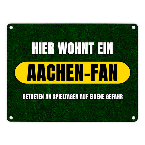 Hier wohnt ein Aachen-Fan Metallschild in 15x20 cm mit Rasenmotiv