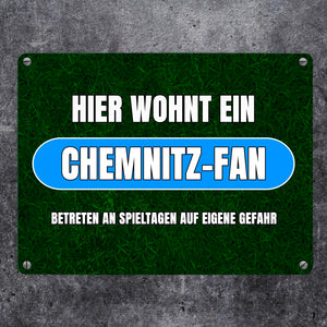 Hier wohnt ein Chemnitz-Fan Metallschild in 15x20 cm mit Rasenmotiv