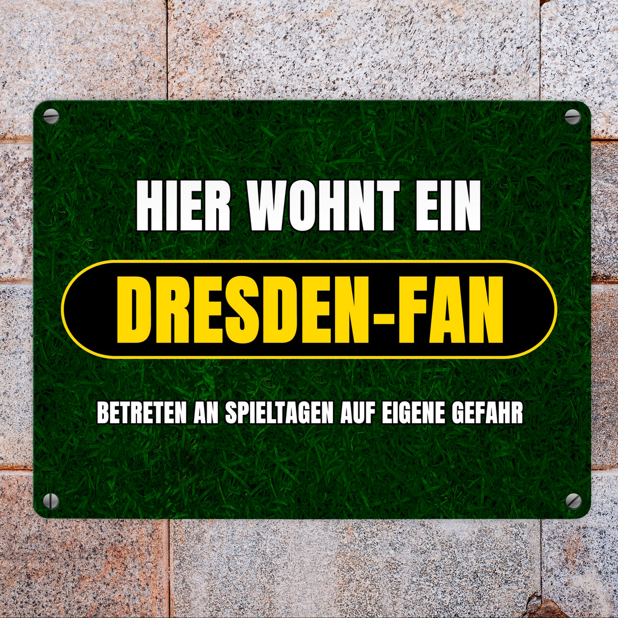 Hier wohnt ein Dresden-Fan Metallschild in 15x20 cm mit Rasenmotiv