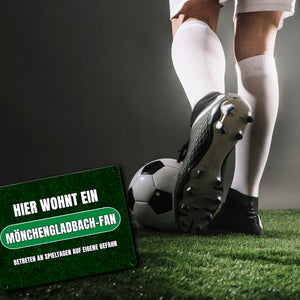 Hier wohnt ein Mönchengladbach-Fan Metallschild in 15x20 cm mit Rasenmotiv