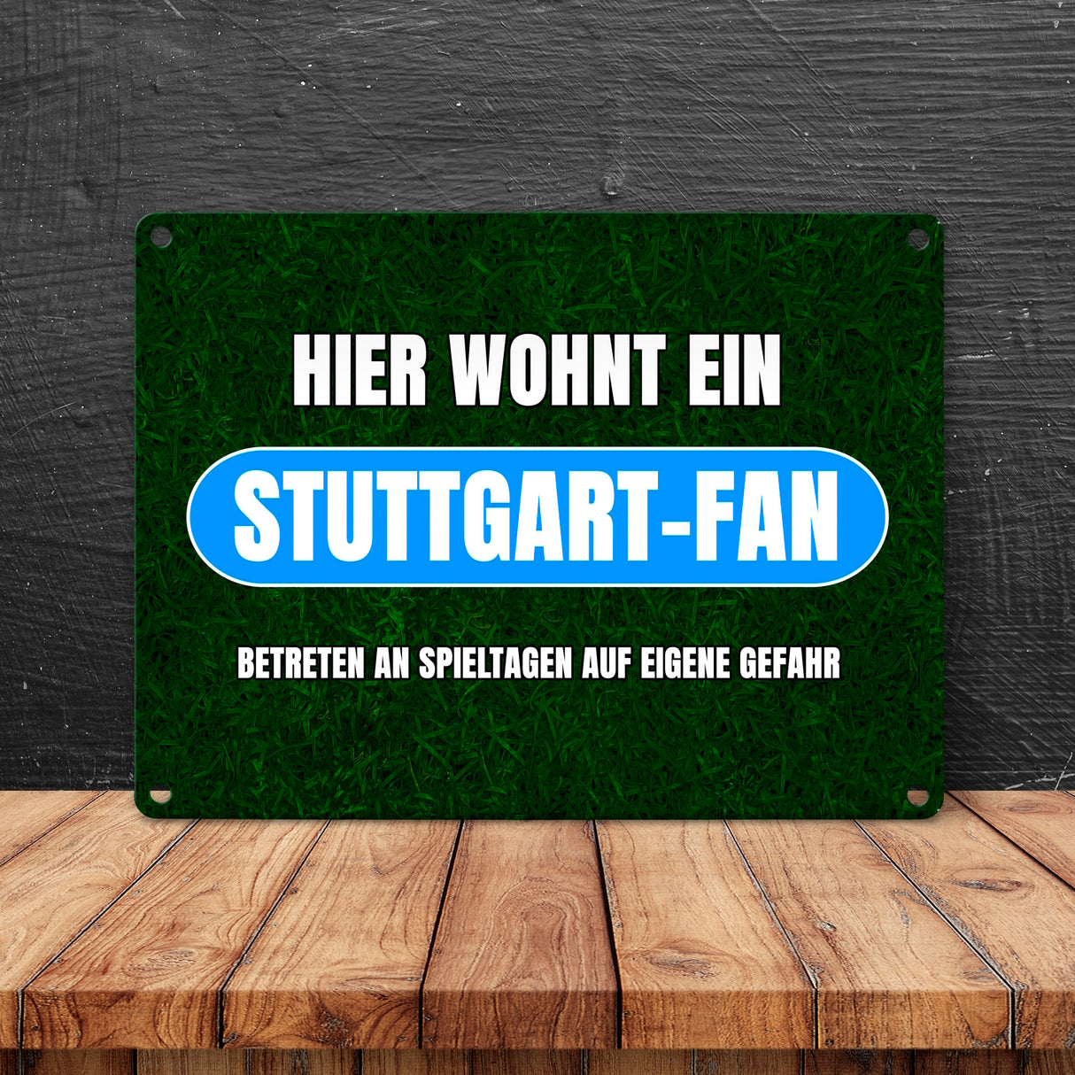 Hier wohnt ein Stuttgart-Fan Metallschild in 15x20 cm mit Rasenmotiv