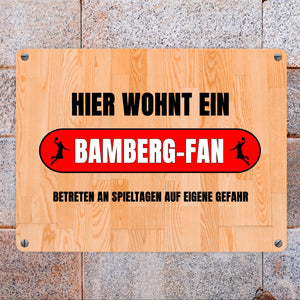 Hier wohnt ein Bamberg-Fan Metallschild in 15x20 cm mit Turnhallenboden Motiv