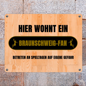 Hier wohnt ein Braunschweig-Fan Metallschild in 15x20 cm mit Turnhallenboden Motiv