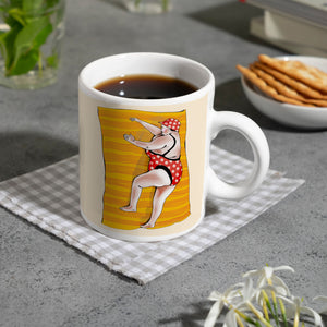 Kaffeebecher Urlaub ist, wenn man viel isst mit Strandmotiv und Spruch zum Thema Essen
